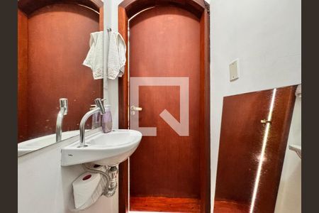 Casa à venda com 175m², 3 quartos e 2 vagasLavabo 2