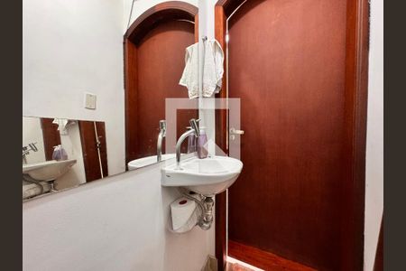 Casa à venda com 175m², 3 quartos e 2 vagasLavabo 2