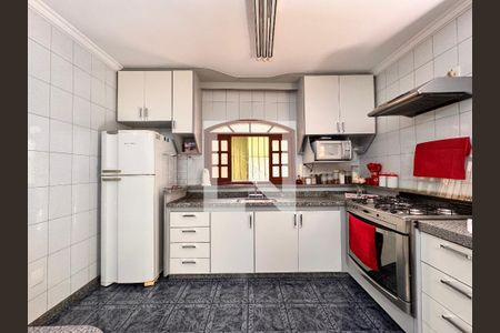 Casa à venda com 175m², 3 quartos e 2 vagasCozinha 