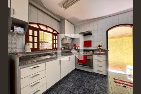 Casa à venda com 175m², 3 quartos e 2 vagasCozinha 