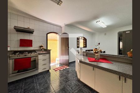 Casa à venda com 175m², 3 quartos e 2 vagasCozinha 