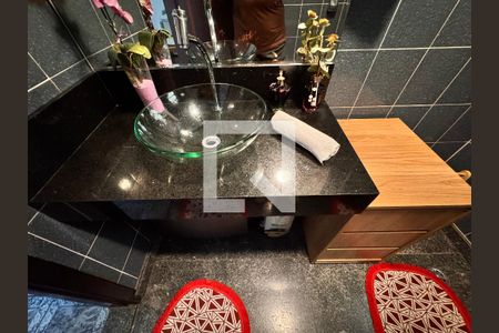 Casa à venda com 175m², 3 quartos e 2 vagasLavabo 