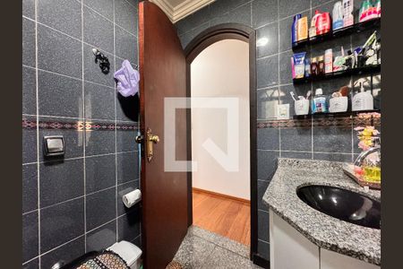 Casa à venda com 175m², 3 quartos e 2 vagasBanheiro 