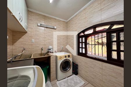 Casa à venda com 175m², 3 quartos e 2 vagasLavanderia