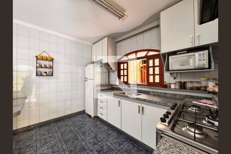 Casa à venda com 175m², 3 quartos e 2 vagasCozinha 