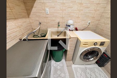 Casa à venda com 175m², 3 quartos e 2 vagasLavanderia