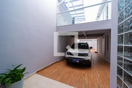 Casa à venda com 250m², 3 quartos e 5 vagas Casa à venda com 250m², 3 quartos e 5 vagasGaragem