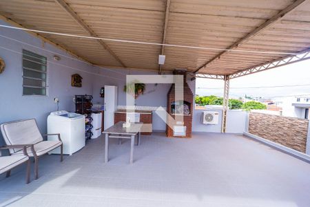Casa à venda com 250m², 3 quartos e 5 vagas Casa à venda com 250m², 3 quartos e 5 vagasTerraço