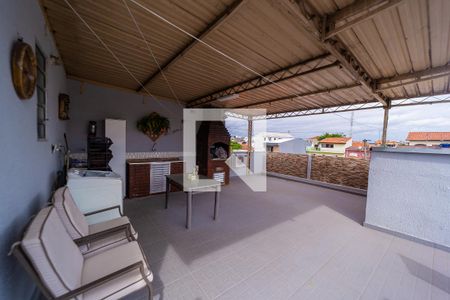 Casa à venda com 250m², 3 quartos e 5 vagas Casa à venda com 250m², 3 quartos e 5 vagasTerraço