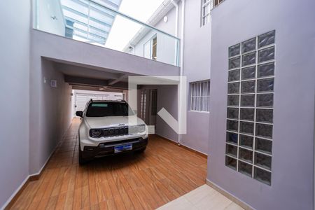 Casa à venda com 250m², 3 quartos e 5 vagas Casa à venda com 250m², 3 quartos e 5 vagasGaragem