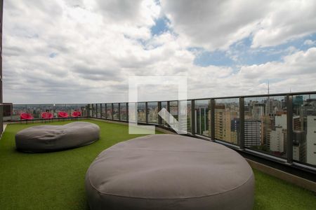 Studio à venda com 32m², 1 quarto e sem vaga Studio à venda com 32m², 1 quarto e sem vagaÁrea Comum - Rooftop