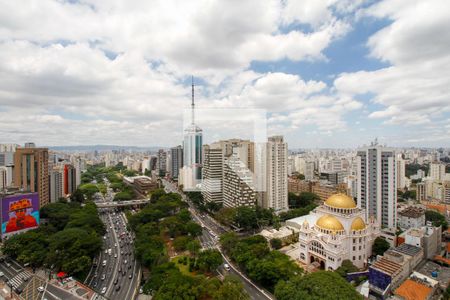 Studio à venda com 32m², 1 quarto e sem vaga Studio à venda com 32m², 1 quarto e sem vagaÁrea Comum - Vista da Piscina