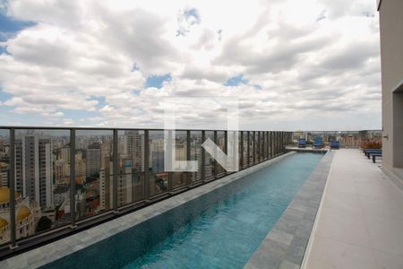 Studio à venda com 32m², 1 quarto e sem vaga Studio à venda com 32m², 1 quarto e sem vagaÁrea Comum - Piscina