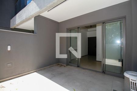 Studio à venda com 32m², 1 quarto e sem vaga Studio à venda com 32m², 1 quarto e sem vagaVaranda