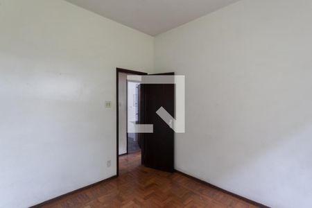 Casa à venda com 350m², 3 quartos e 2 vagas Casa à venda com 350m², 3 quartos e 2 vagasQuarto 2