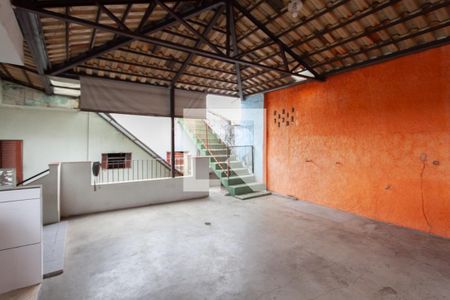 Casa à venda com 350m², 3 quartos e 2 vagas Casa à venda com 350m², 3 quartos e 2 vagasÁrea