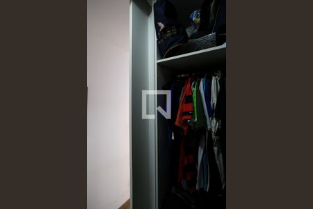 Apartamento à venda com 115m², 4 quartos e 3 vagas Apartamento à venda com 115m², 4 quartos e 3 vagasCloset da Suíte