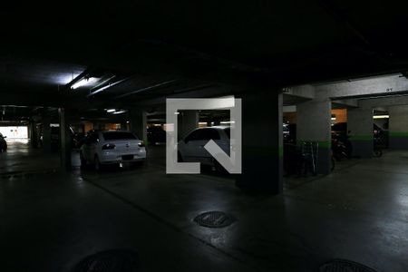 Apartamento à venda com 115m², 4 quartos e 3 vagas Apartamento à venda com 115m², 4 quartos e 3 vagasEstacionamento