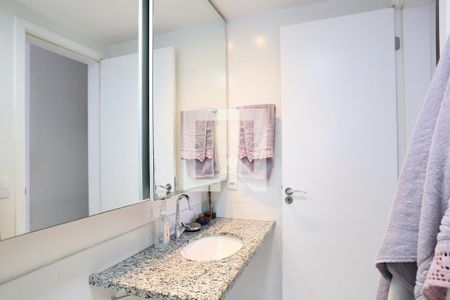 Apartamento à venda com 115m², 4 quartos e 3 vagas Apartamento à venda com 115m², 4 quartos e 3 vagasBanheiro da Suíte