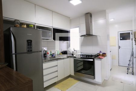 Apartamento à venda com 115m², 4 quartos e 3 vagas Apartamento à venda com 115m², 4 quartos e 3 vagasCozinha