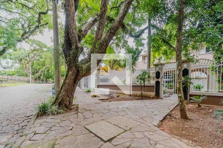 Casa de condomínio à venda com 240m², 4 quartos e 2 vagasFachada