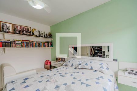 Casa de condomínio à venda com 240m², 4 quartos e 2 vagasQuarto 1