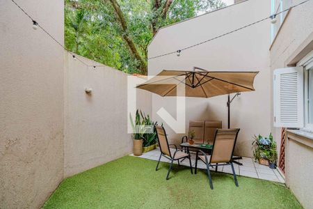 Casa de condomínio à venda com 240m², 4 quartos e 2 vagasÁrea Externa