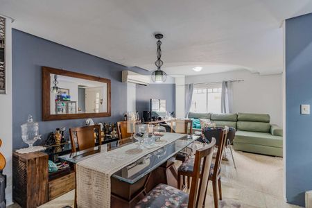 Casa de condomínio à venda com 240m², 4 quartos e 2 vagasSala de Jantar