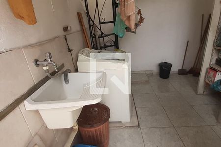 Casa à venda com 150m², 4 quartos e 1 vagaÁrea de Serviço 2