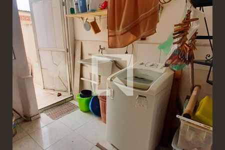 Casa à venda com 150m², 4 quartos e 1 vagaÁrea de Serviço 2