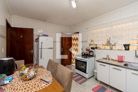 Casa à venda com 115m², 2 quartos e 2 vagas Casa à venda com 115m², 2 quartos e 2 vagasCozinha