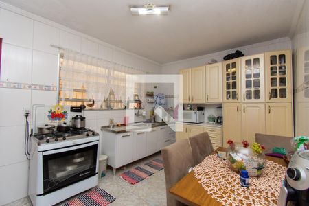 Casa à venda com 115m², 2 quartos e 2 vagas Casa à venda com 115m², 2 quartos e 2 vagasCozinha