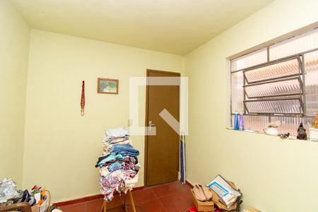 Casa à venda com 115m², 2 quartos e 2 vagas Casa à venda com 115m², 2 quartos e 2 vagasQuarto da Edícula