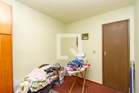 Casa à venda com 115m², 2 quartos e 2 vagas Casa à venda com 115m², 2 quartos e 2 vagasQuarto da Edícula