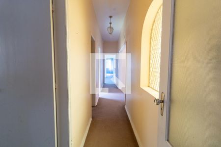 Casa à venda com 480m², 4 quartos e 2 vagasCorredor