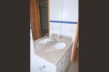 Apartamento à venda com 200m², 3 quartos e 4 vagasBanheiro