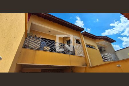 Casa à venda com 201m², 4 quartos e 4 vagasFachada 