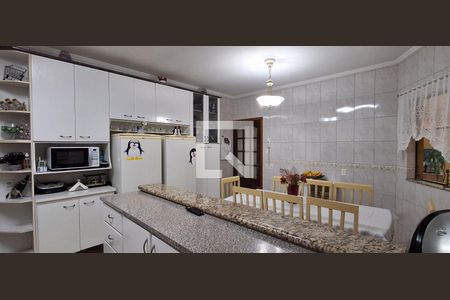 Casa à venda com 201m², 4 quartos e 4 vagasCozinha 