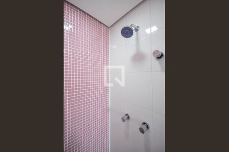 Apartamento à venda com 109m², 3 quartos e 2 vagasChuveiro da Suíte 1