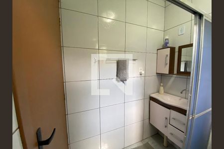 Casa à venda com 84m², 3 quartos e 2 vagasBanheiro 