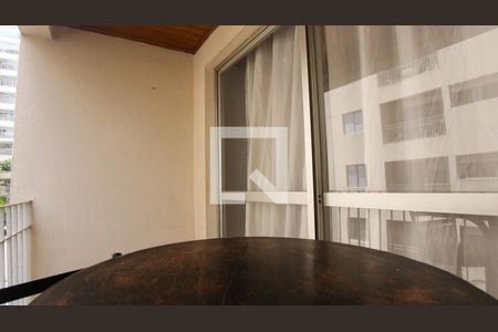 Apartamento à venda com 64m², 3 quartos e 1 vaga Apartamento à venda com 64m², 3 quartos e 1 vagaVaranda