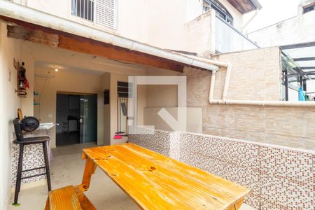 Casa para alugar com 108m², 2 quartos e 1 vagaQuintal