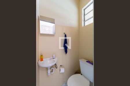 Casa para alugar com 108m², 2 quartos e 1 vagaBanheiro - Área de Serviço