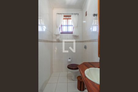 Casa à venda com 500m², 3 quartos e 4 vagas Casa à venda com 500m², 3 quartos e 4 vagasLavabo