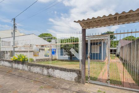 Casa à venda com 460m², 2 quartos e 2 vagas Casa à venda com 460m², 2 quartos e 2 vagasFachada