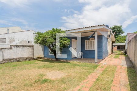 Casa à venda com 460m², 2 quartos e 2 vagas Casa à venda com 460m², 2 quartos e 2 vagasFachada