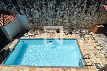 Casa à venda com 450m², 4 quartos e 3 vagas Casa à venda com 450m², 4 quartos e 3 vagasvisra da varanda