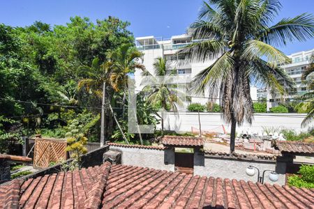 Casa à venda com 450m², 4 quartos e 3 vagas Casa à venda com 450m², 4 quartos e 3 vagasQuarto Suite