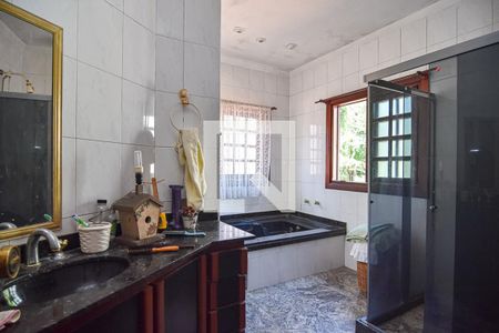 Casa à venda com 450m², 4 quartos e 3 vagas Casa à venda com 450m², 4 quartos e 3 vagasBanheiro da Suíte