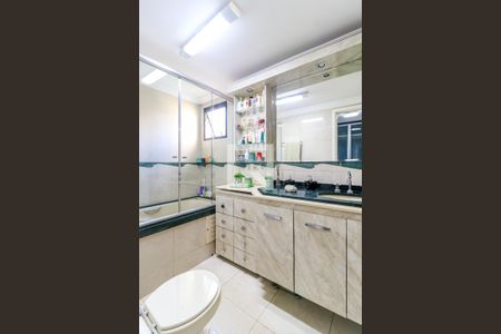 Apartamento à venda com 141m², 4 quartos e 3 vagasBanheiro da Suíte 1